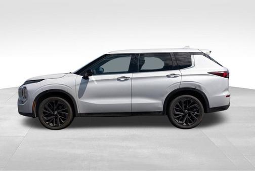 2023 Mitsubishi Outlander SE Black Edition