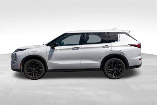 2023 Mitsubishi Outlander SE Black Edition 2WD