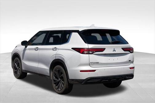 2023 Mitsubishi Outlander SE Black Edition 2WD