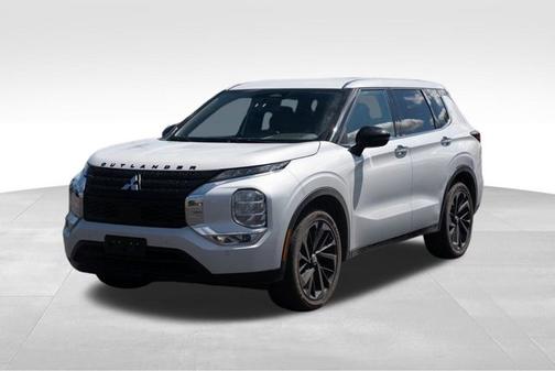 2023 Mitsubishi Outlander SE Black Edition