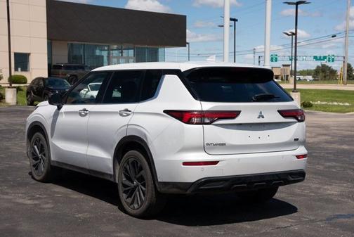 2023 Mitsubishi Outlander SE Black Edition