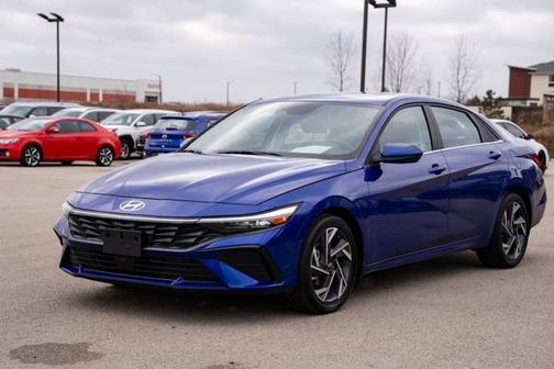 2024 Hyundai ELANTRA SEL