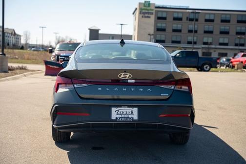 2024 Hyundai ELANTRA HEV Blue