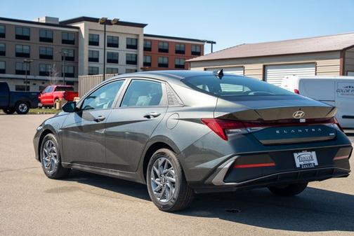 2024 Hyundai ELANTRA HEV Blue