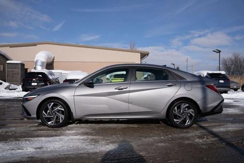 2025 Hyundai ELANTRA SEL