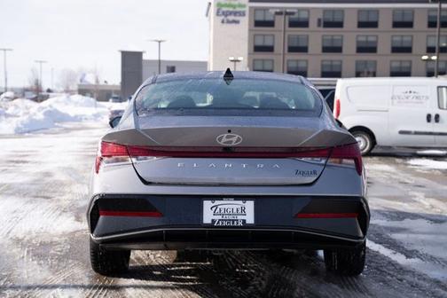 2025 Hyundai ELANTRA SEL