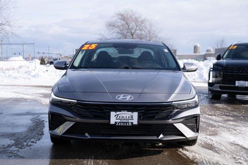 2025 Hyundai ELANTRA SEL