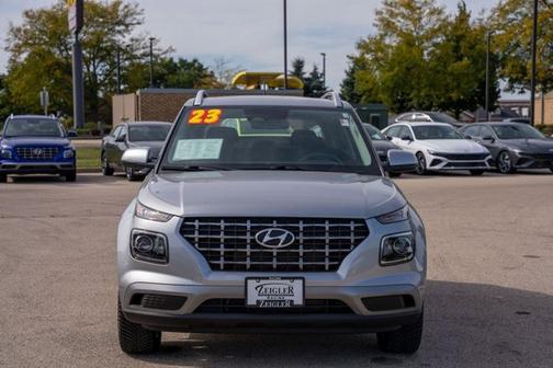 2023 Hyundai VENUE SEL