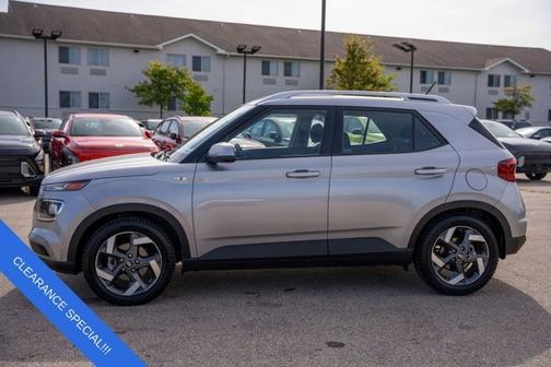 2023 Hyundai VENUE SEL