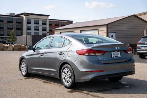 2018 Hyundai ELANTRA SE