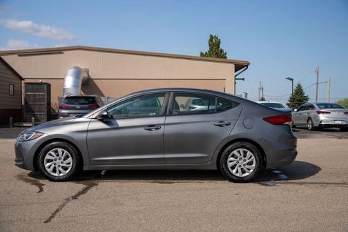2018 Hyundai ELANTRA SE