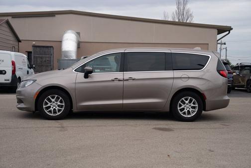 2017 Chrysler Pacifica LX