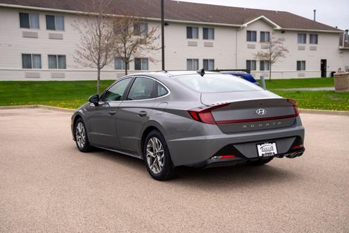 2022 Hyundai SONATA SEL