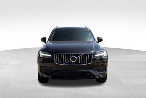 2020 Volvo XC90 T6 Momentum