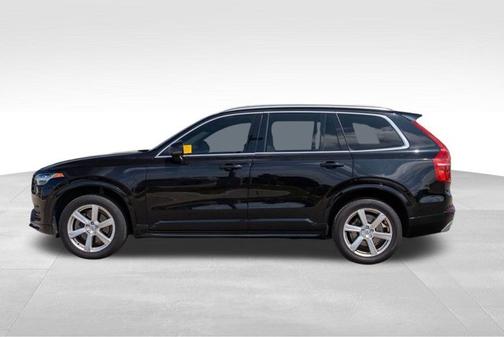 2020 Volvo XC90 T6 Momentum
