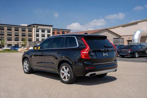 2020 Volvo XC90 T6 Momentum