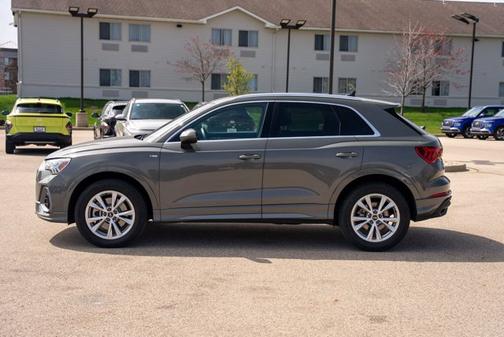 2024 Audi Q3 S line Premium