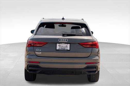 2024 Audi Q3 Premium 45 TFSI S line quattro Tiptronic