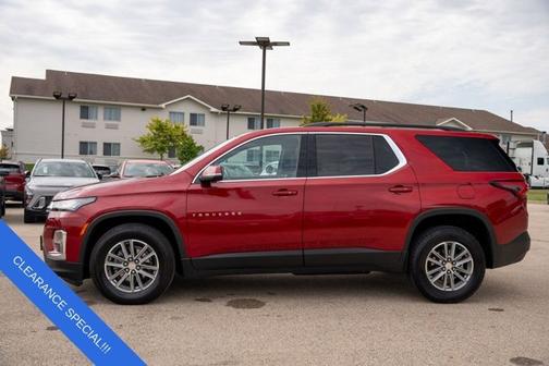 2023 Chevrolet Traverse LT Cloth