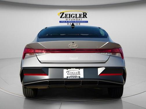 2025 Hyundai ELANTRA SEL