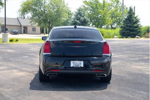 2022 Chrysler 300 S