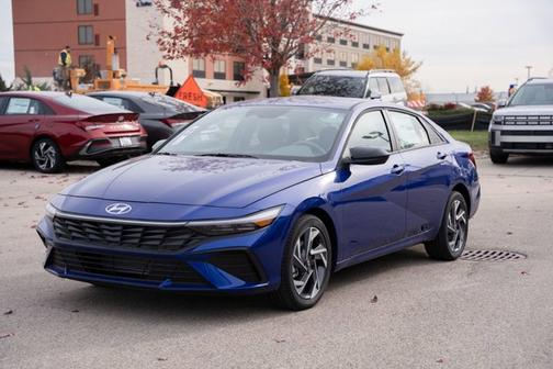 2025 Hyundai ELANTRA Sport