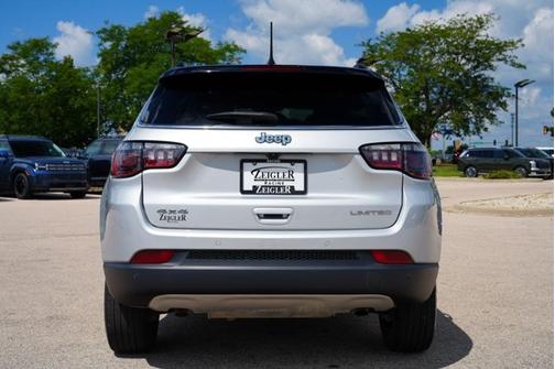 Silver Zynith Metallic Clearcoat 2024 Jeep Compass Limited