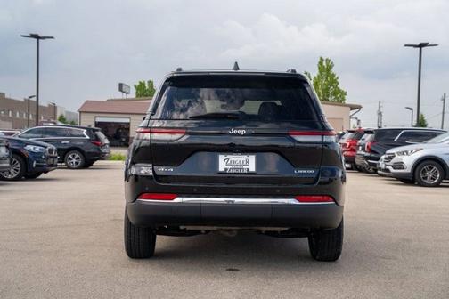 2022 Jeep Grand Cherokee Laredo