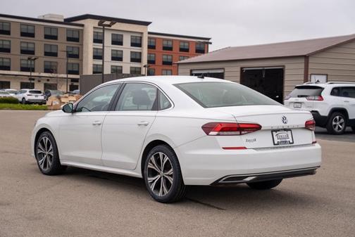 2021 Volkswagen Passat 2.0T SE