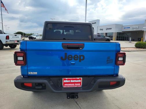 2025 Jeep Gladiator Willys