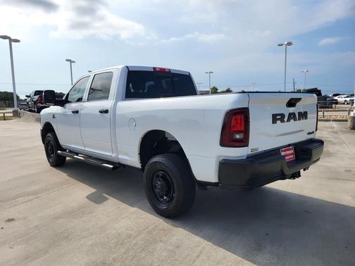2026 RAM 2500 Tradesman Crew Cab 4x4 6'4' Box