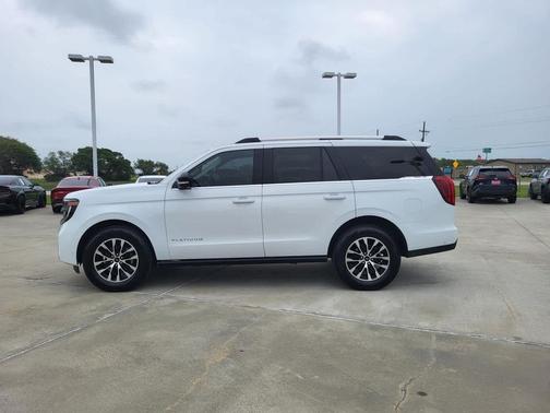 Oxford White 2025 Ford Expedition Platinum