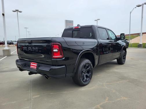 Diamond Black Crystal Pearlcoat 2026 RAM 1500 Lone Star