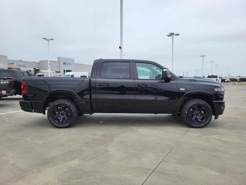 Diamond Black Crystal Pearlcoat 2026 RAM 1500 Lone Star