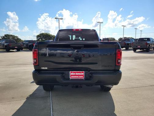 2026 RAM 2500 Tradesman Crew Cab 4x4 6'4' Box