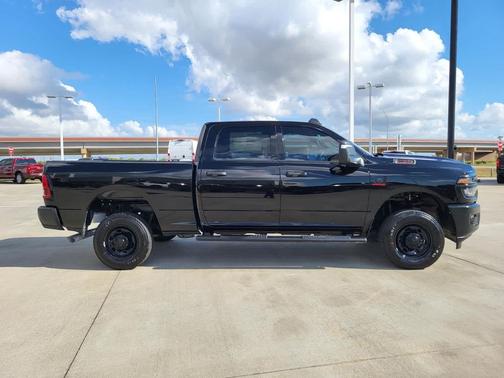 2026 RAM 2500 Tradesman Crew Cab 4x4 6'4' Box
