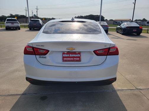 Iridescent Pearl Tricoat 2018 Chevrolet Malibu LT