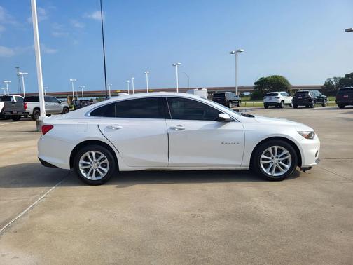 Iridescent Pearl Tricoat 2018 Chevrolet Malibu LT