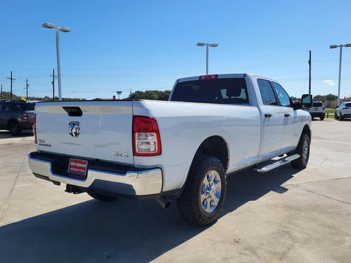 2024 RAM 3500 Big Horn Crew Cab 4x4 8' Box