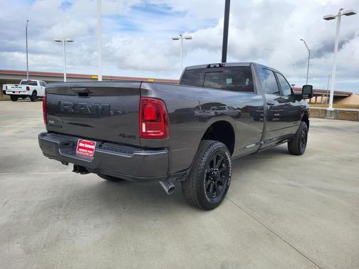 2026 RAM 3500 Laramie Crew Cab 4x4 8' Box