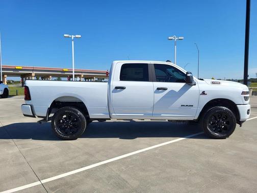 2026 RAM 2500 Lone Star Crew Cab 4x4 6'4' Box
