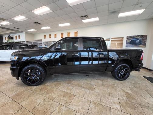 Diamond Black Crystal Pearlcoat 2026 RAM 1500 Limited