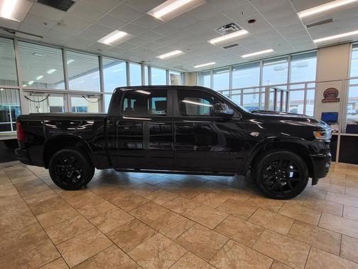 Diamond Black Crystal Pearlcoat 2026 RAM 1500 Limited