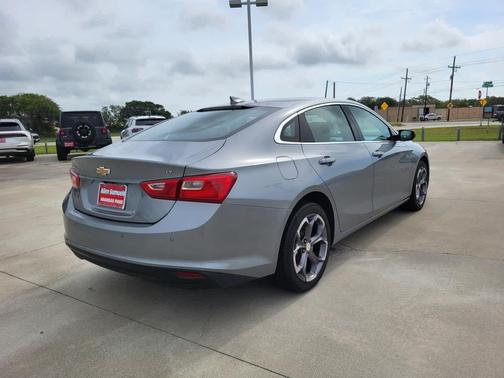 Sterling Gray Metallic 2024 Chevrolet Malibu FWD 1LT