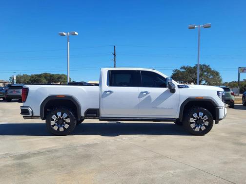 2025 GMC Sierra 2500 Denali