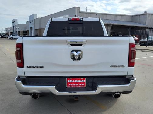 Ivory White Tri-Coat Pearlcoat 2020 RAM 1500 Laramie