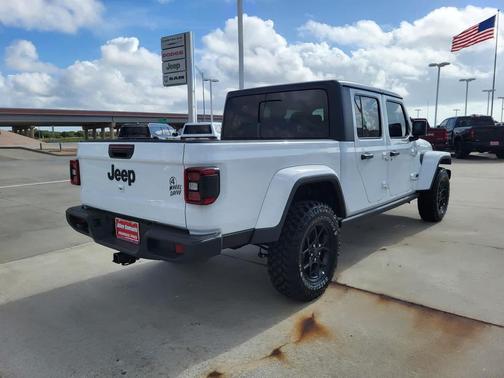 2025 Jeep Gladiator Willys