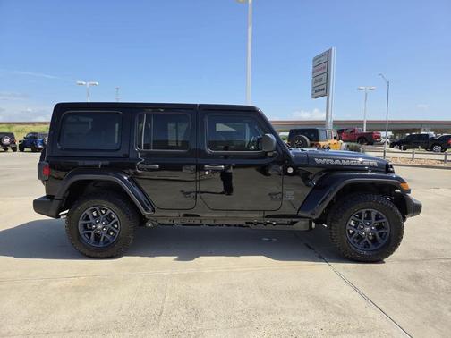 Black Clearcoat 2026 Jeep Wrangler 85th Anniversary