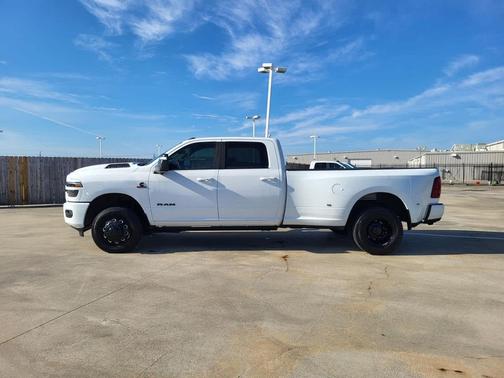 2025 RAM 3500 Laramie Crew Cab 4x4 8' Box