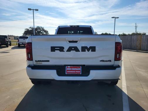 2025 RAM 3500 Laramie Crew Cab 4x4 8' Box